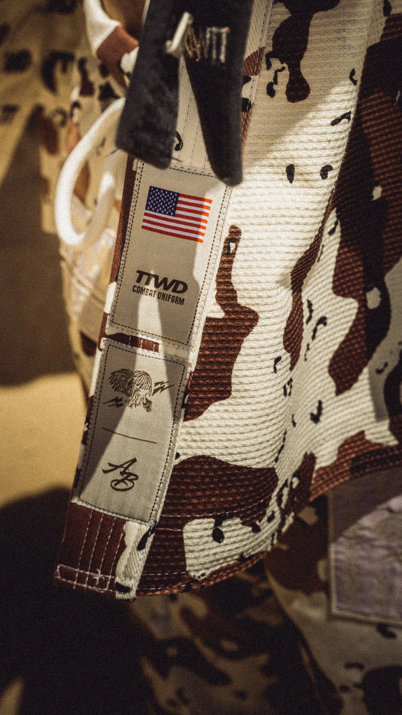The Official Issue Business Suit V34 - Desert Combat